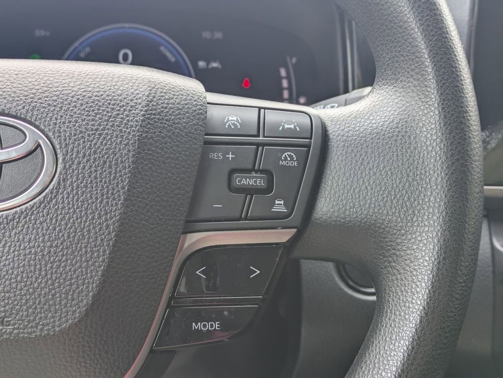 Used 2025 Toyota Camry LE FWD image 25