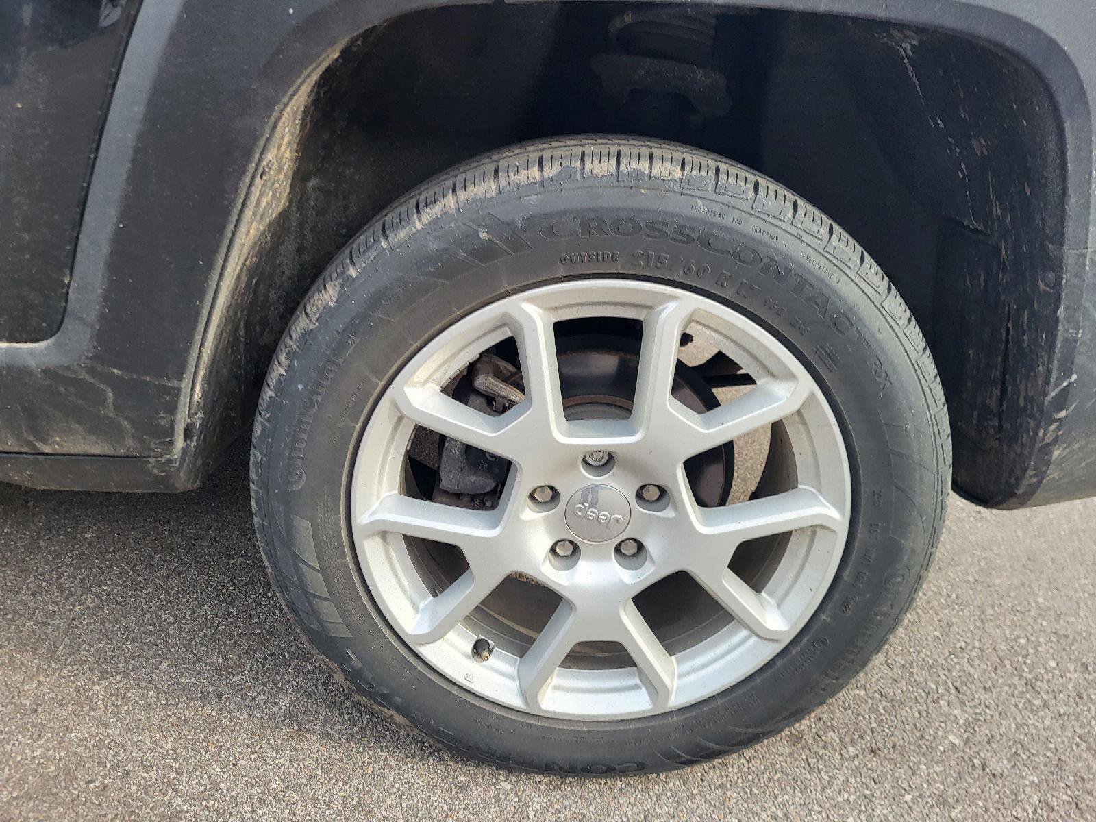 Used 2023 Jeep Renegade Latitude w/ Premium Group image 13