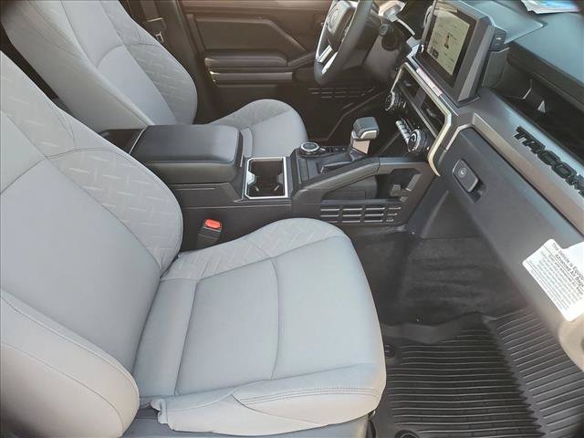 Used 2025 Toyota Tacoma SR5 AWD/4WD image 26