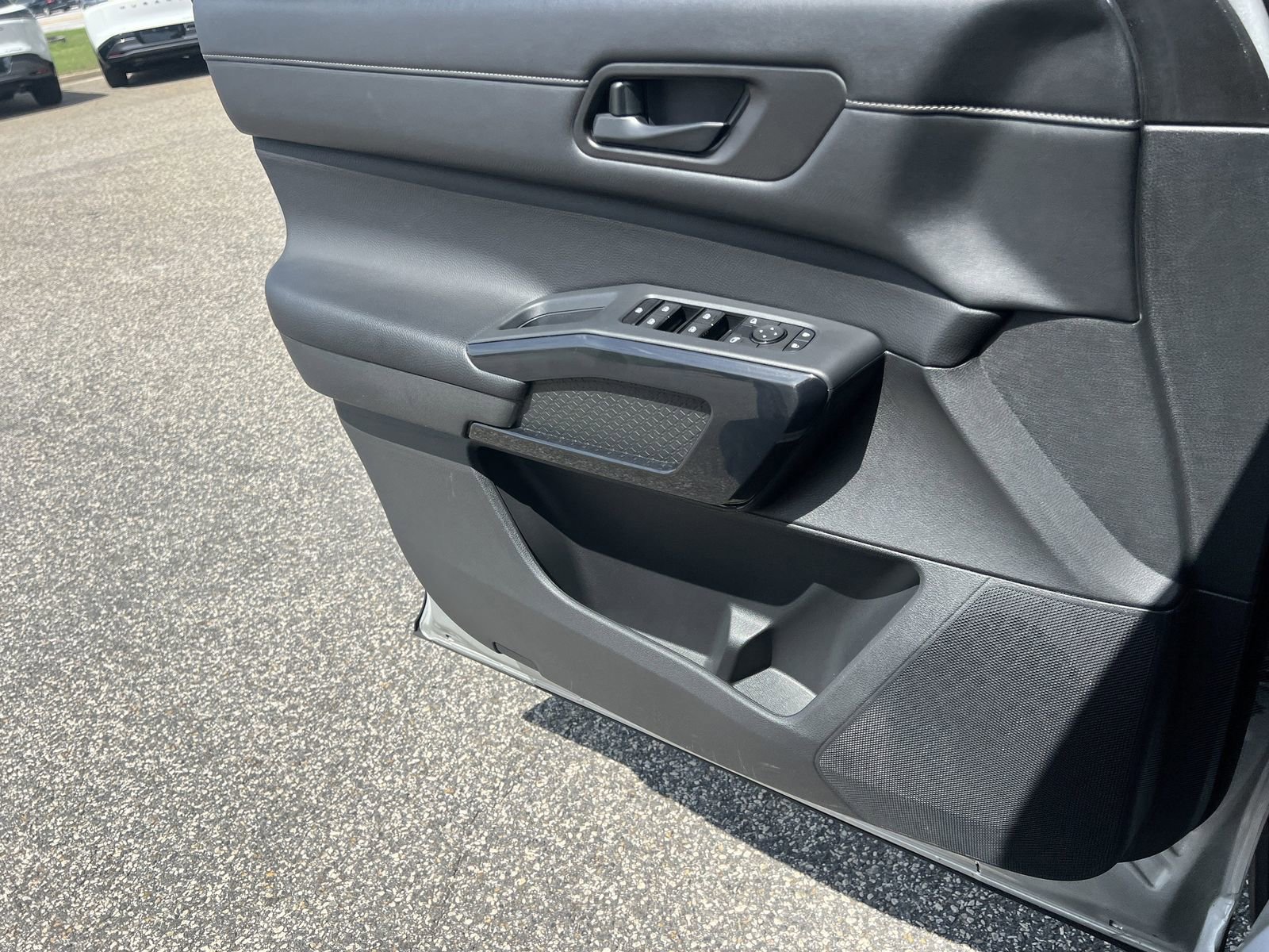 Certified 2024 Nissan Pathfinder SV FWD image 12