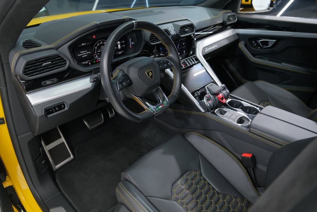 Used 2022 Lamborghini Urus image 56