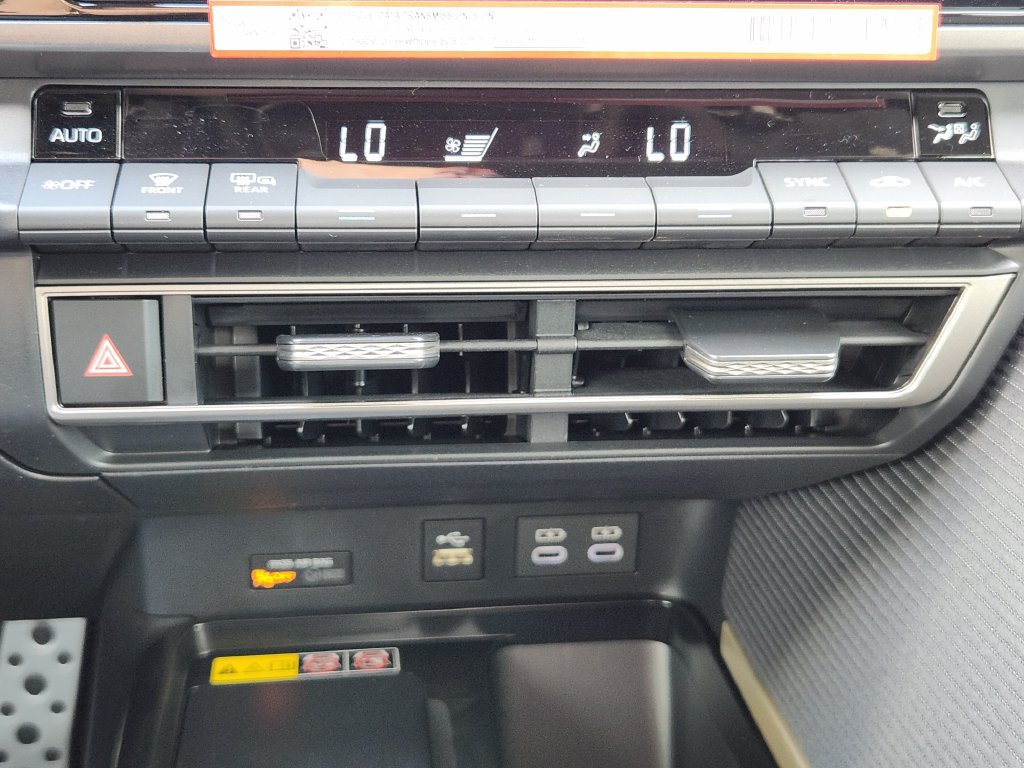 New 2026 Toyota Camry SE w/ Convenience Package FWD image 19