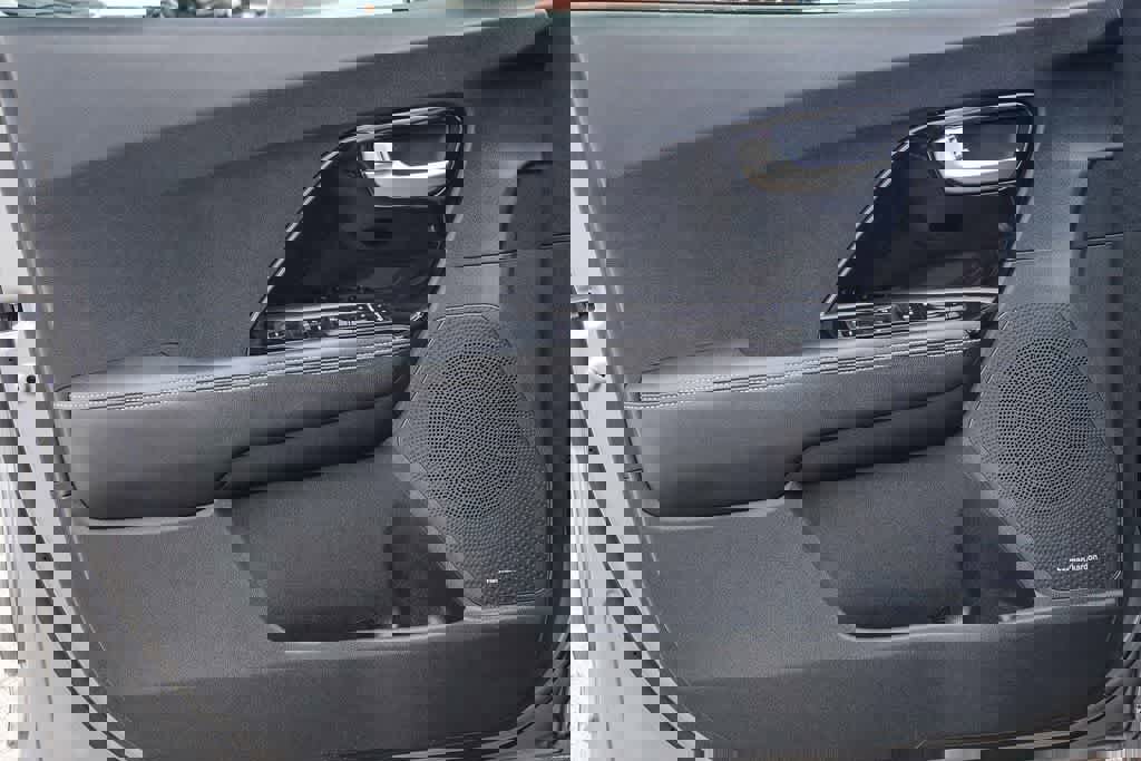 Certified 2022 Kia Niro Touring Special Edition image 19