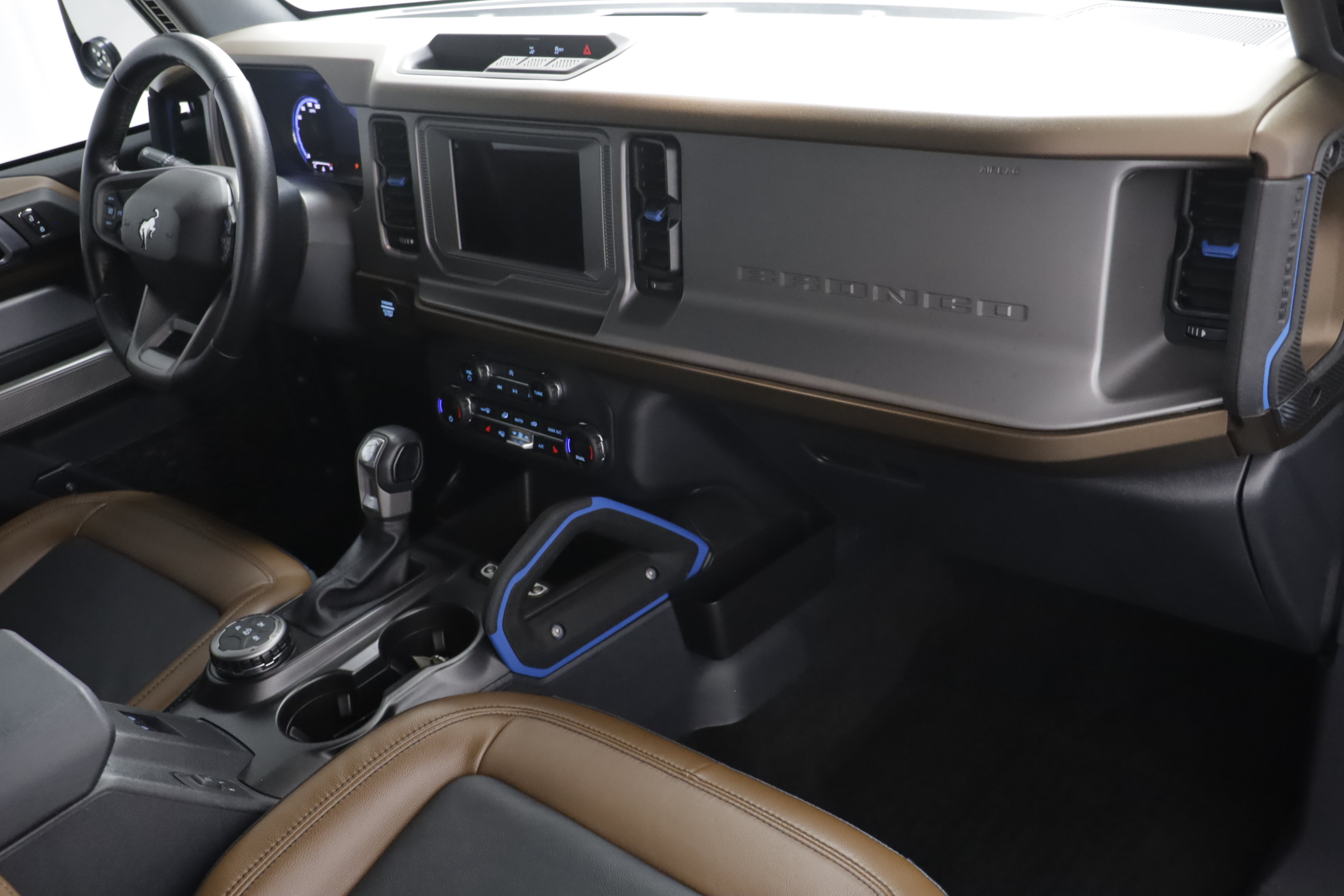 Used 2023 Ford Bronco Outer Banks AWD/4WD image 24