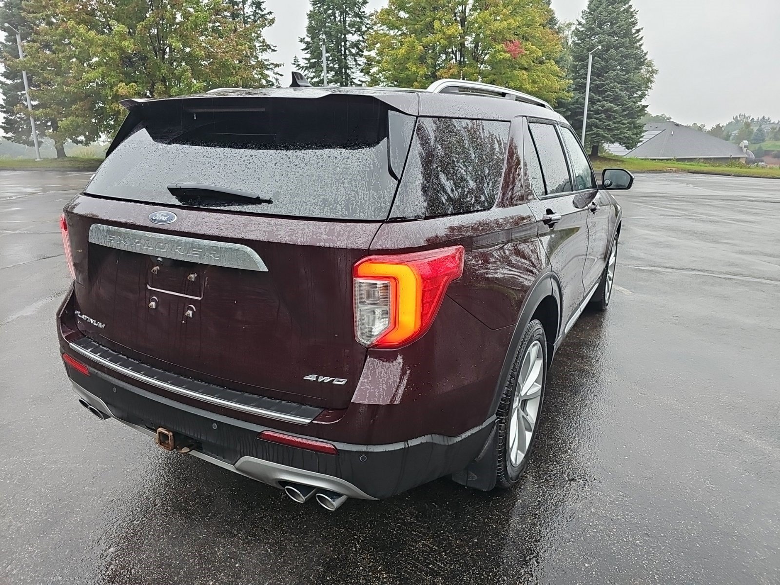 Used 2023 Ford Explorer Platinum w/ Technology Package AWD/4WD image 6