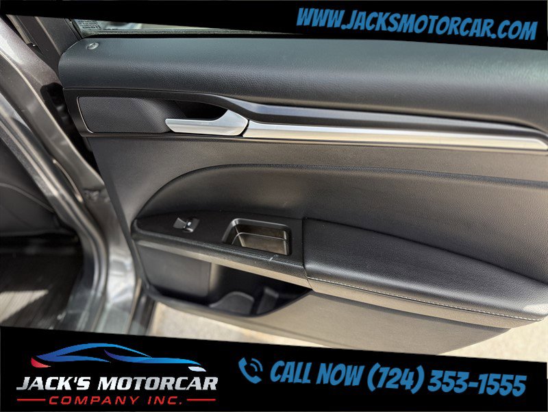 Used 2020 Ford Fusion Titanium AWD/4WD image 23