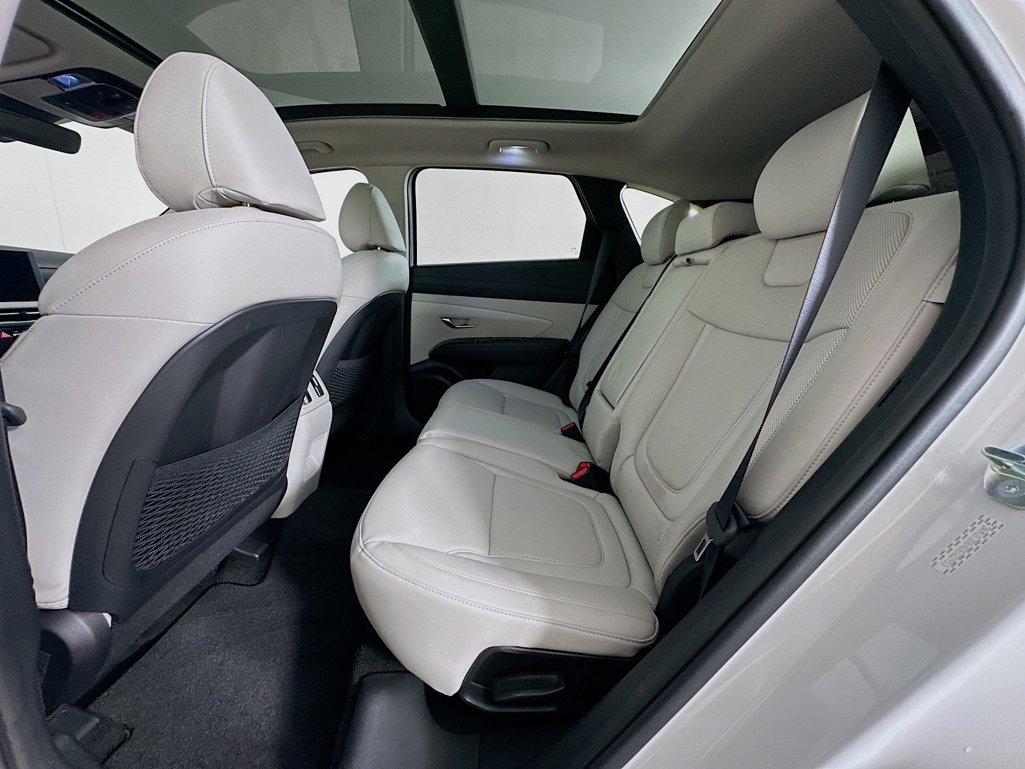 Used 2025 Hyundai Tucson Limited FWD image 28