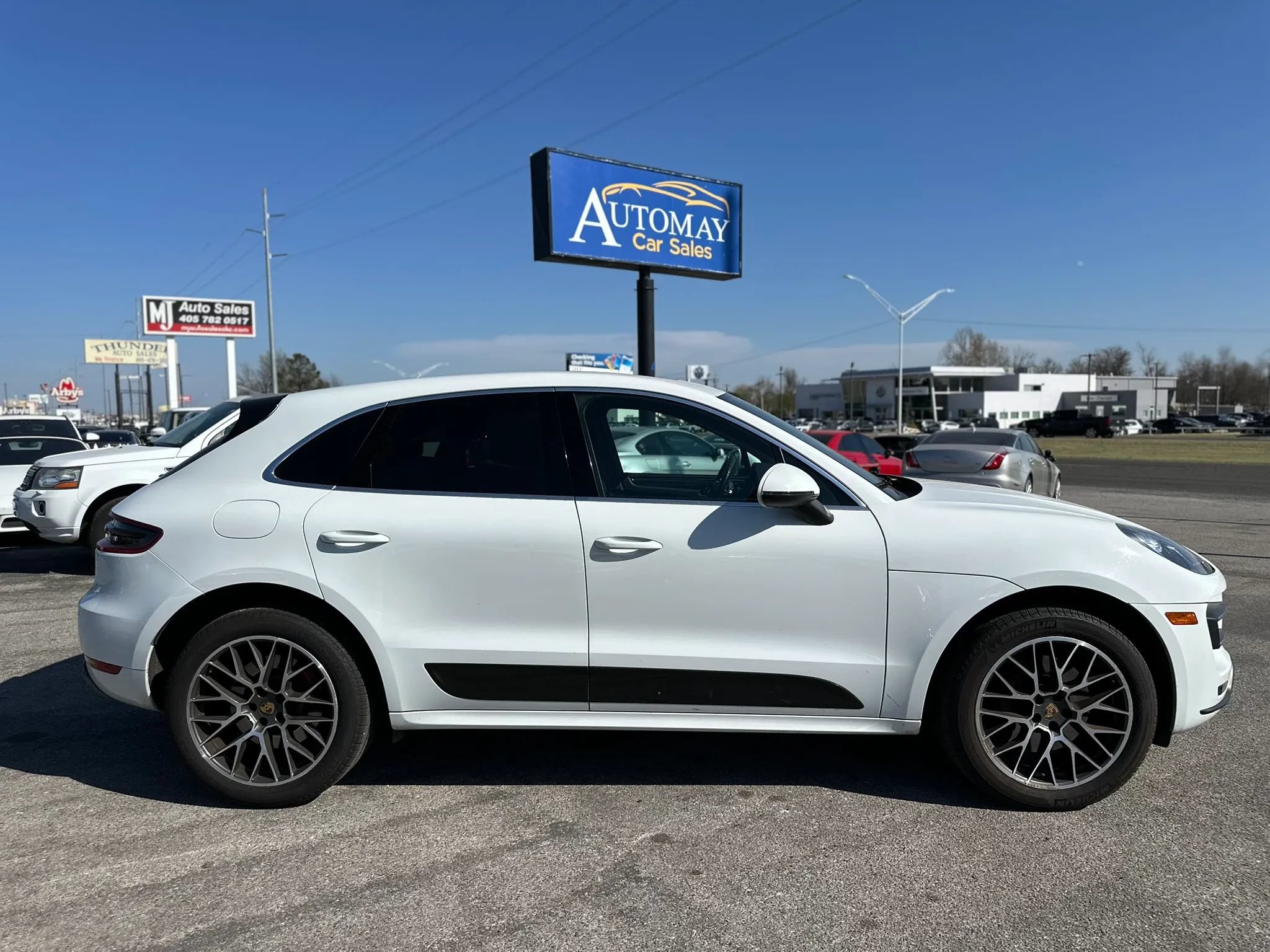 Used 2015 Porsche Macan Turbo AWD/4WD image 5