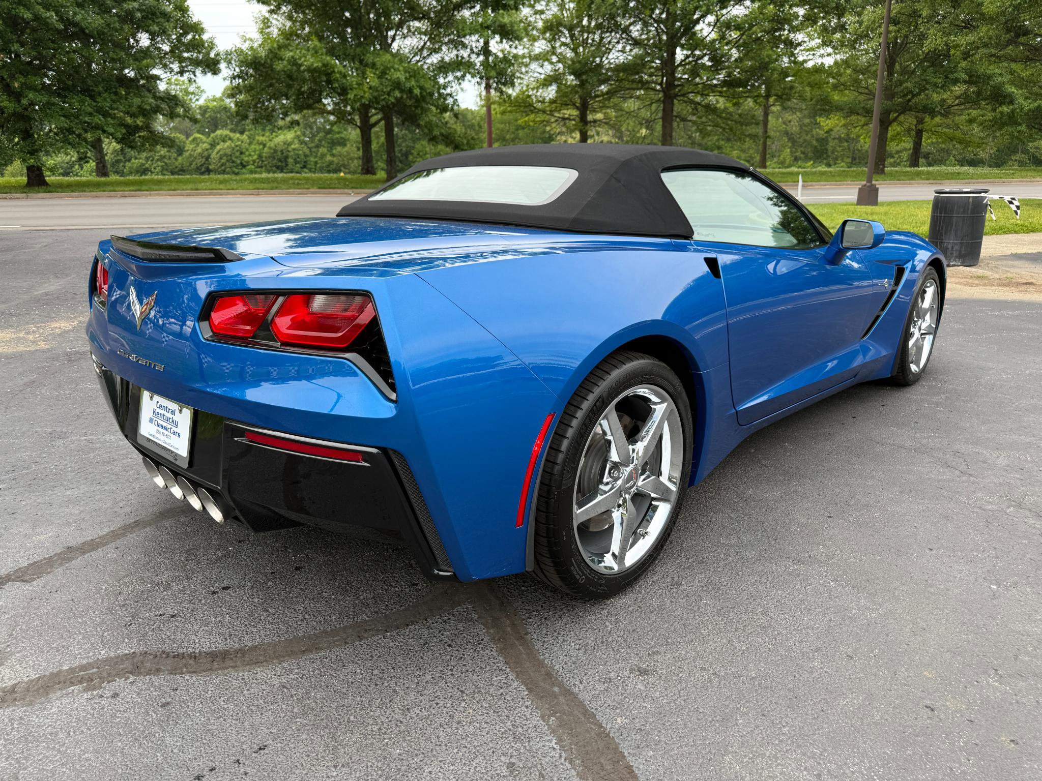 Used 2015 Chevrolet Corvette Stingray Convertible w/ 3LT Preferred Equipment Group RWD image 10