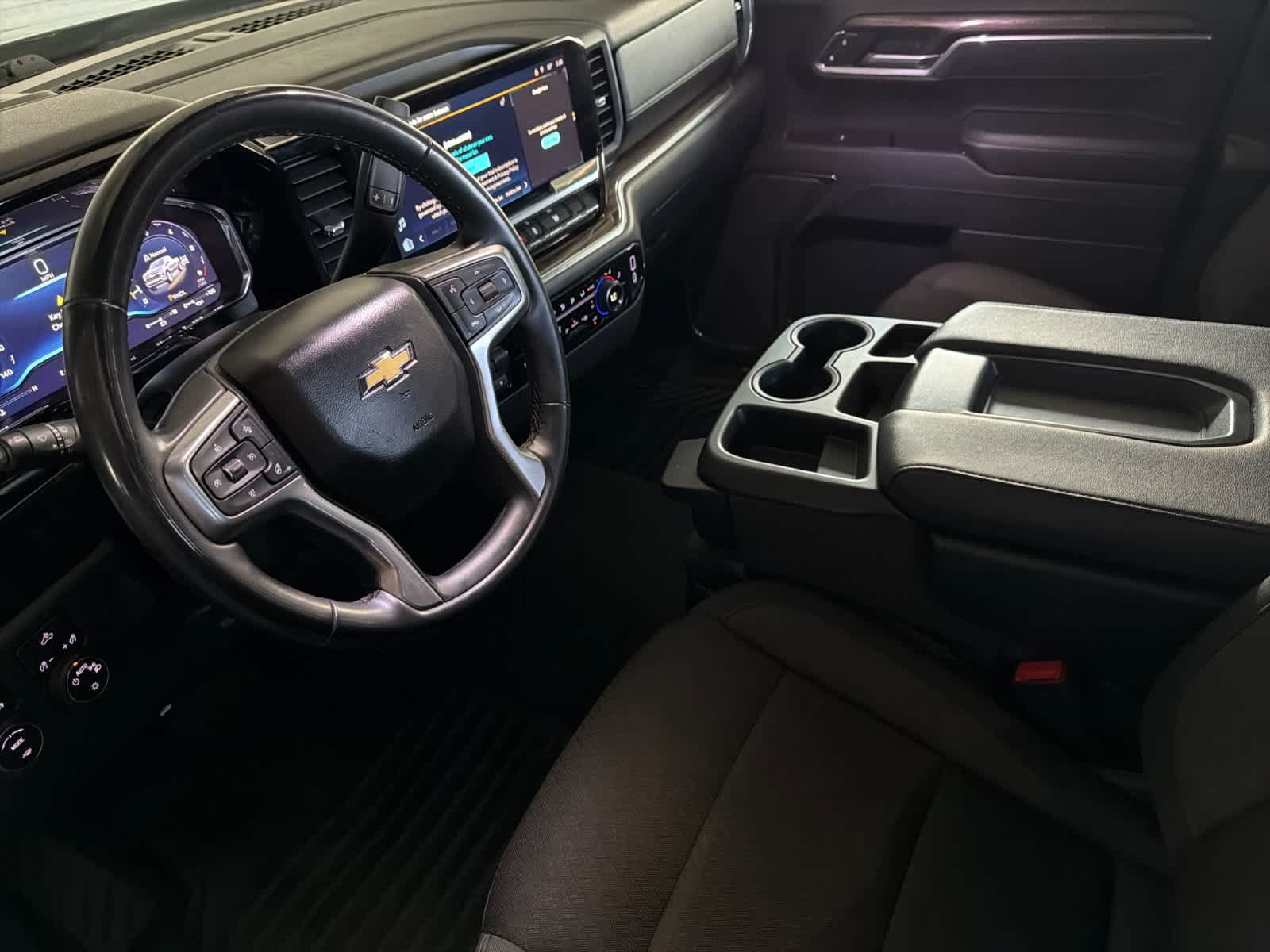 Used 2025 Chevrolet Silverado 1500 LT AWD/4WD image 11