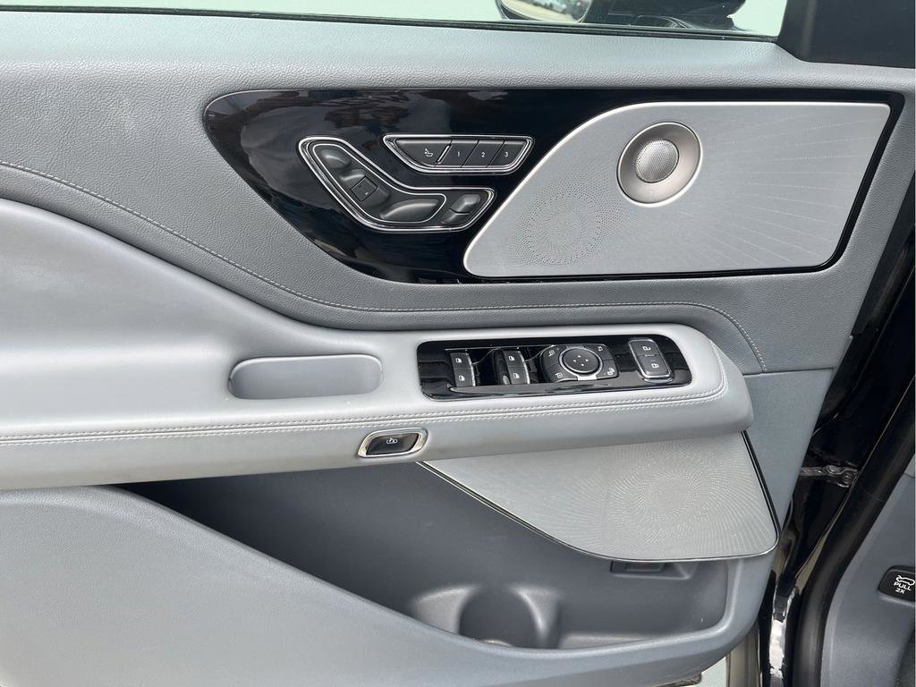Used 2020 Lincoln Aviator Reserve w/ Equipment Group 202A image 26