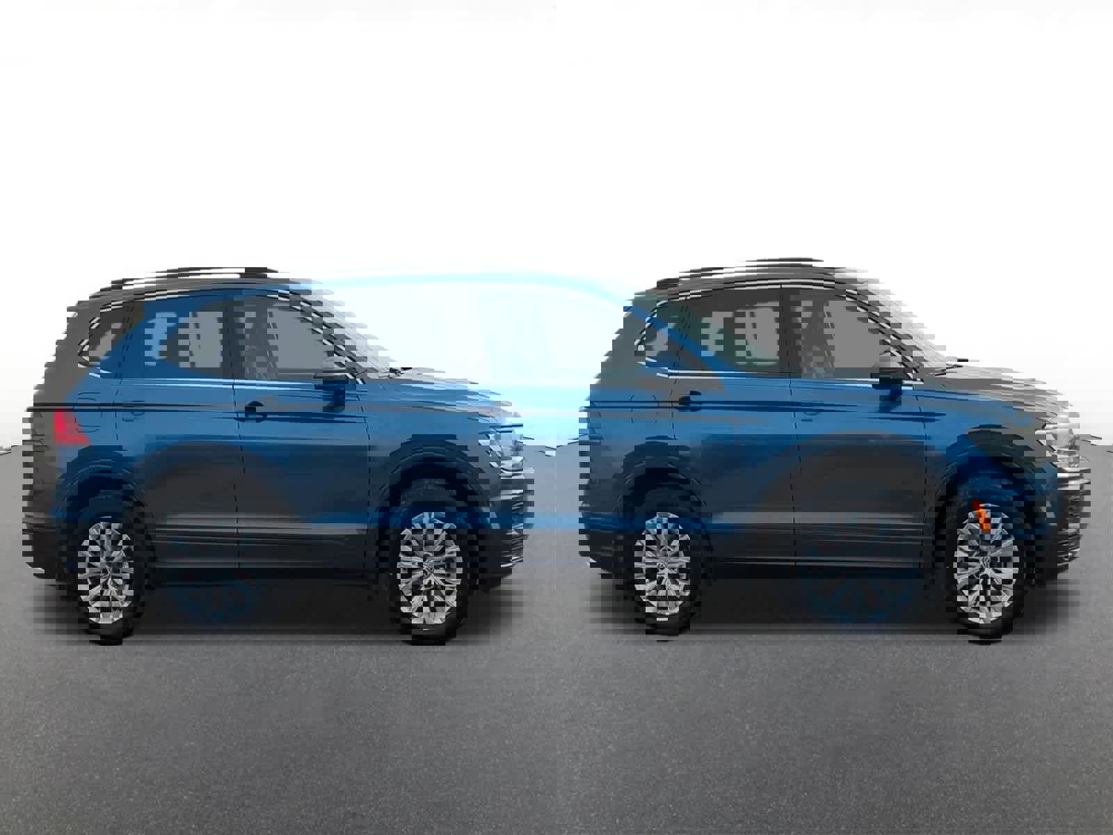 Used 2019 Volkswagen Tiguan SE w/ Panoramic Sunroof Package image 7