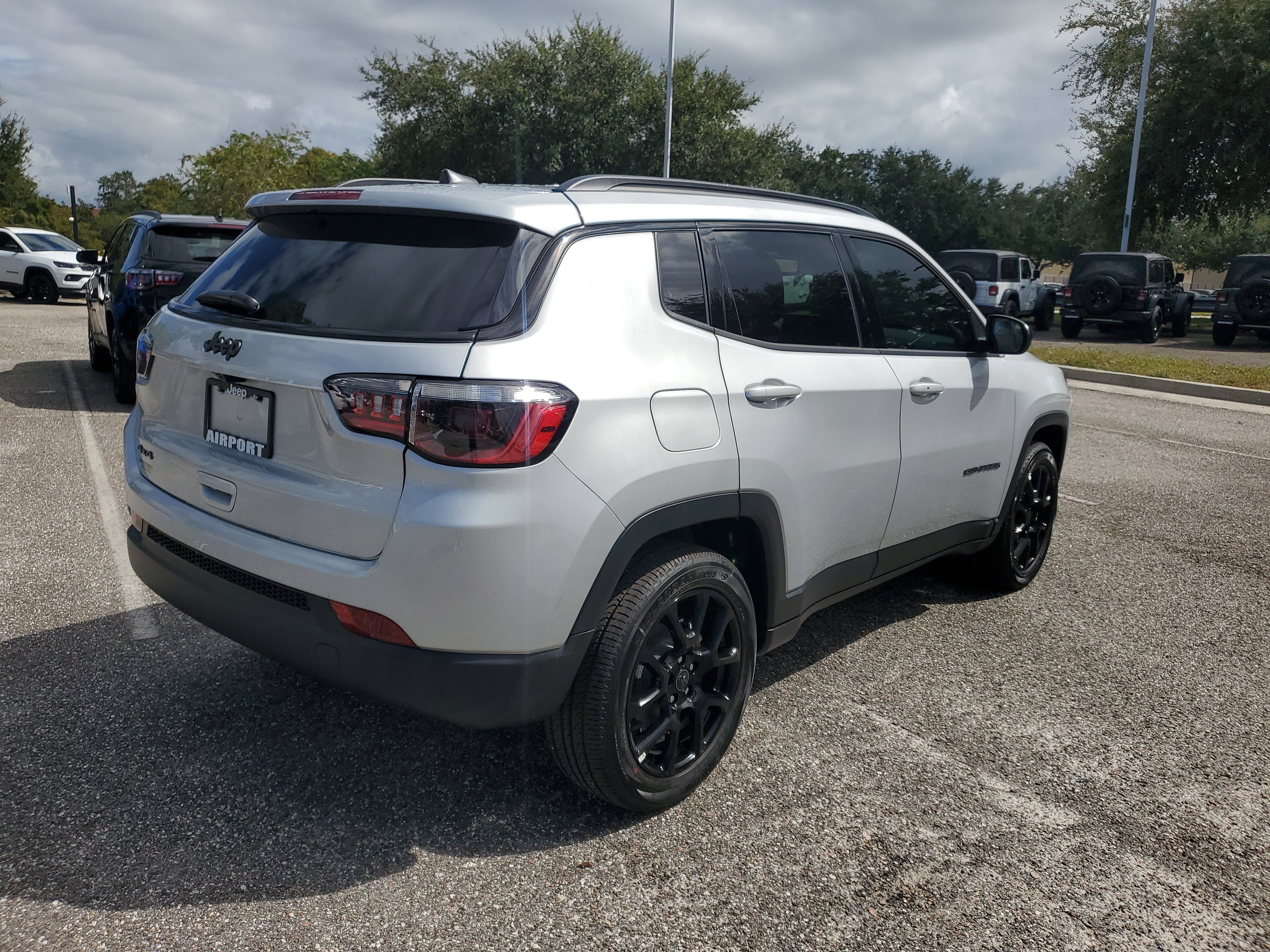 New 2026 Jeep Compass Latitude w/ Quick Order Package 29K image 4