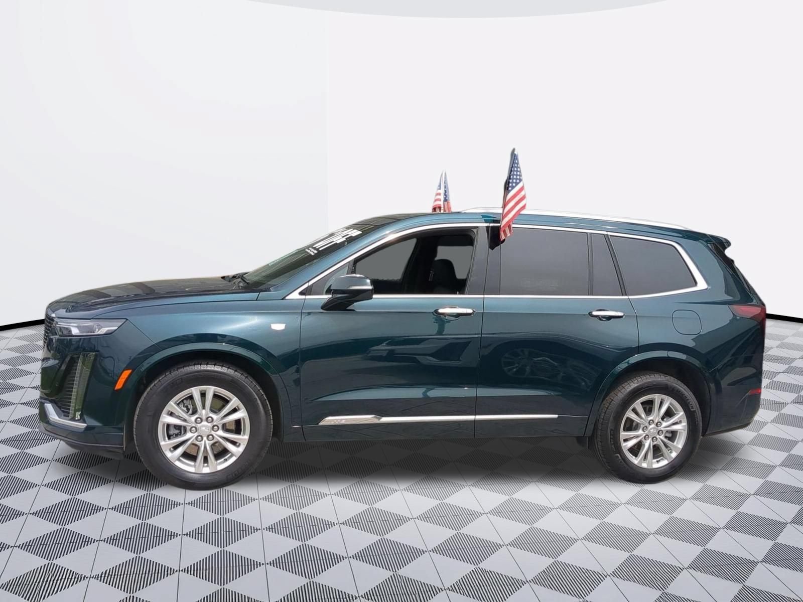 Used 2025 Cadillac XT6 Luxury w/ LPO, Floor Liner Package AWD/4WD image 4