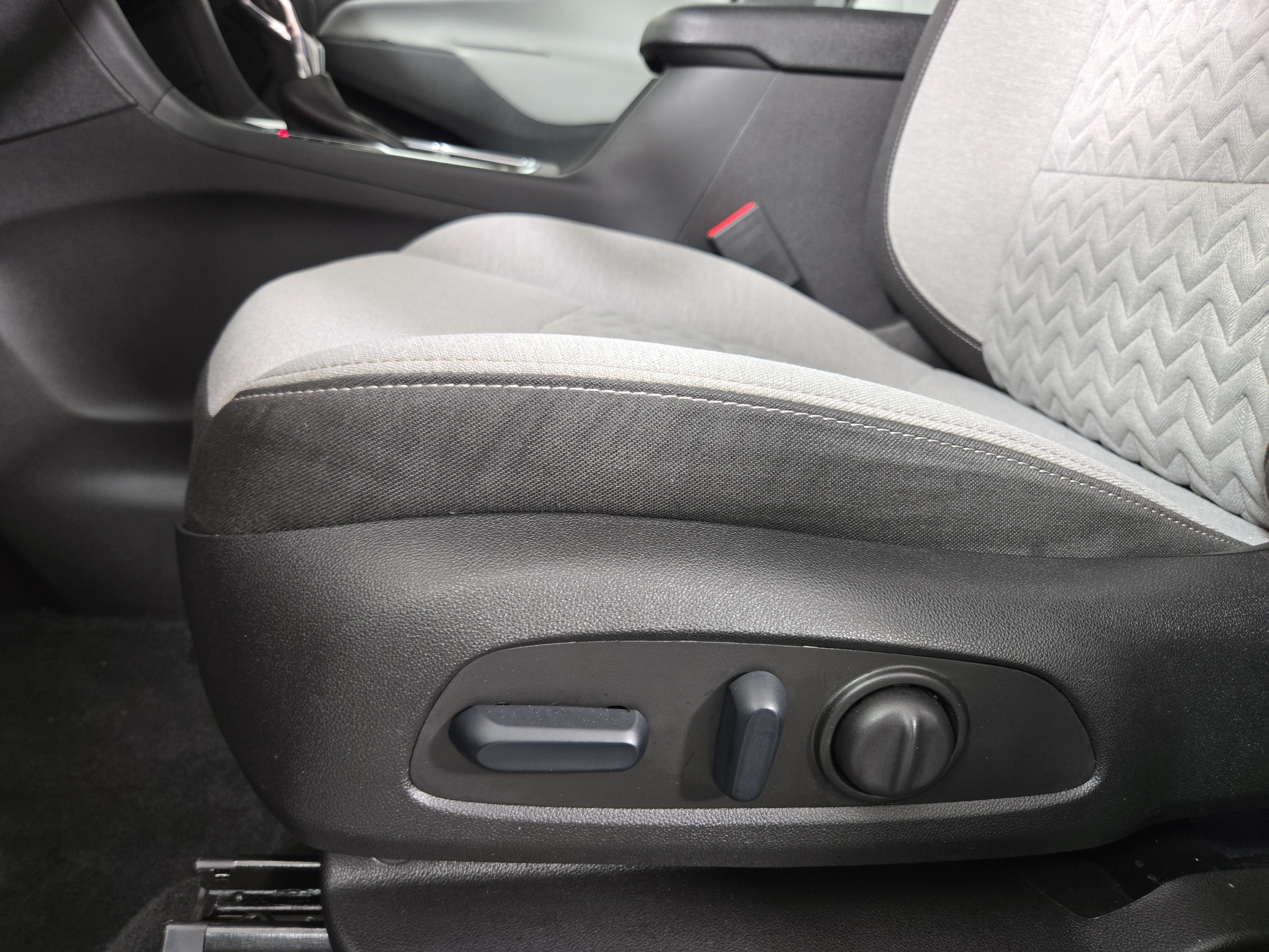 Certified 2024 Chevrolet Equinox LS w/ LS Convenience Package FWD image 29