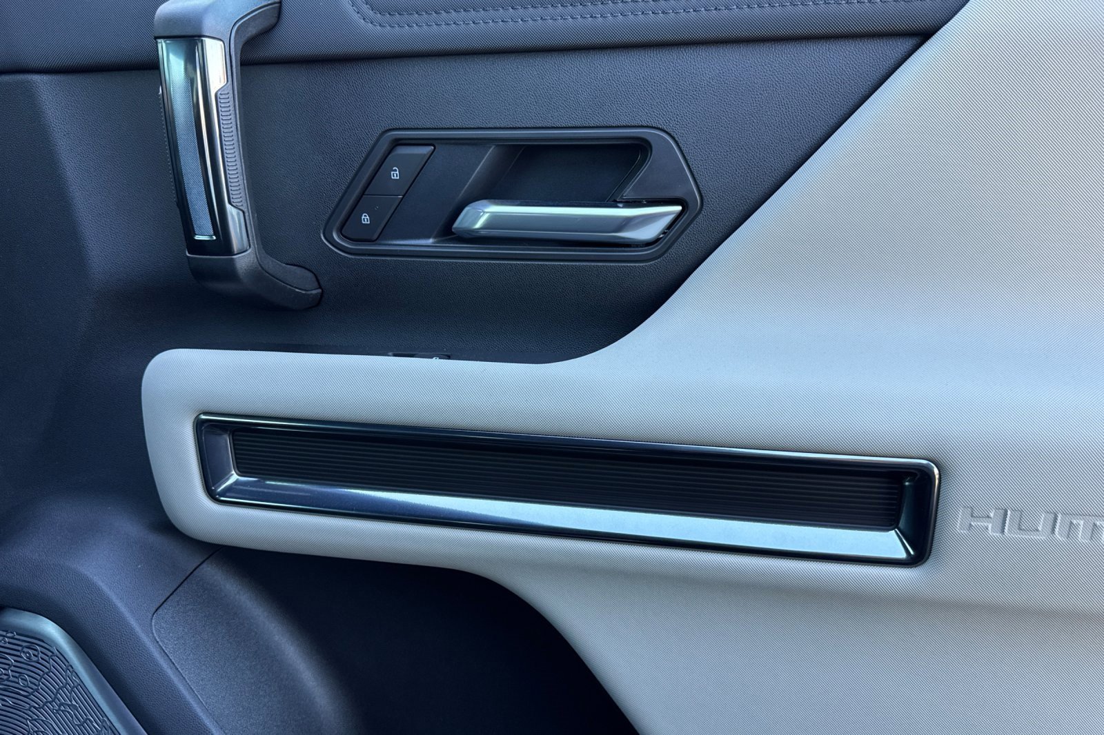 New 2026 GMC Hummer EV SUV w/ LPO, Sport Package image 19