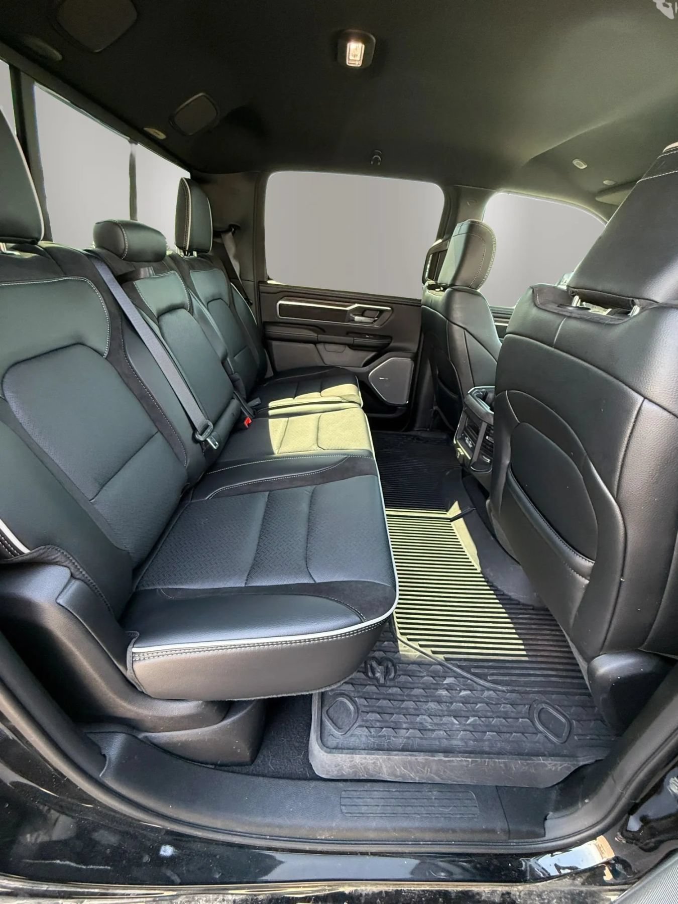 Used 2026 RAM 1500 Laramie AWD/4WD image 30