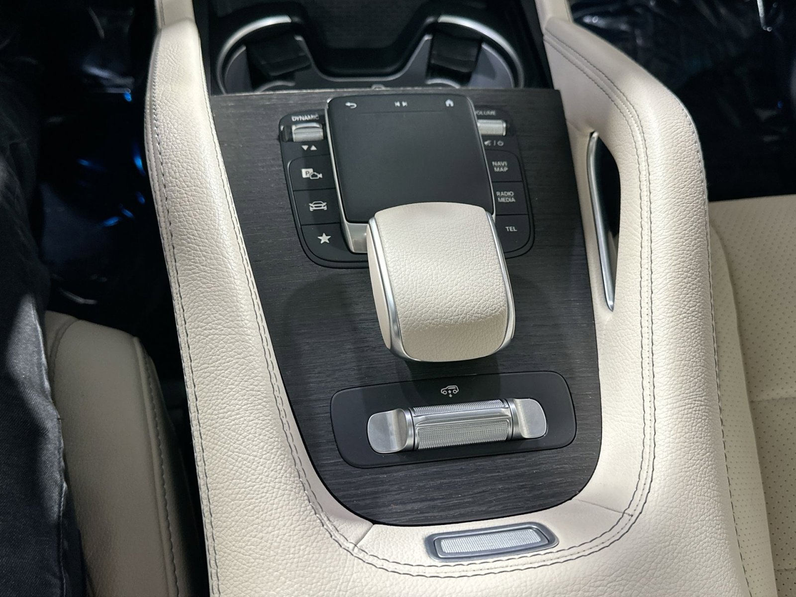 Used 2021 Mercedes-Benz GLS 450 4MATIC image 28