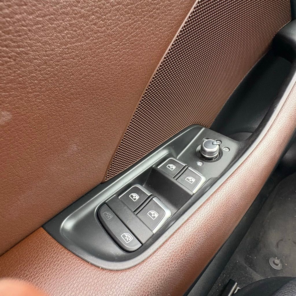 Used 2018 Audi A3 e-tron Premium w/ Sport Package FWD image 24