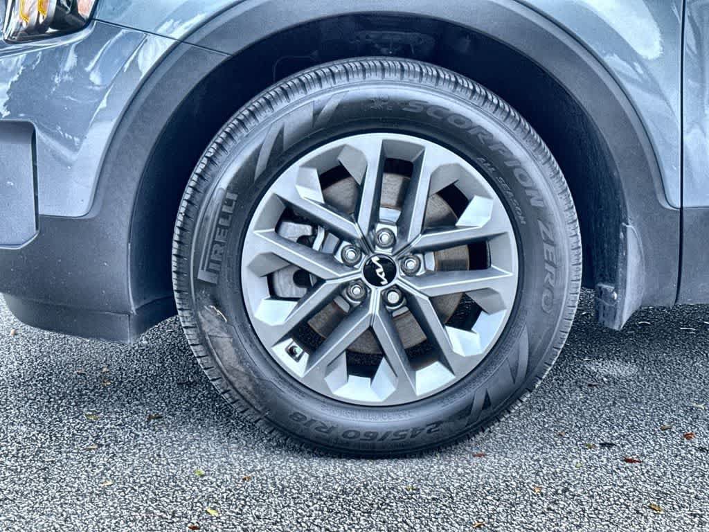 Certified 2024 Kia Telluride LX FWD image 11