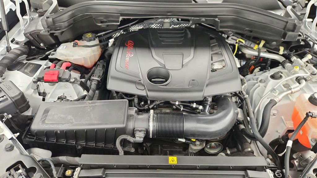 Used 2022 Alfa Romeo Stelvio Sprint image 26