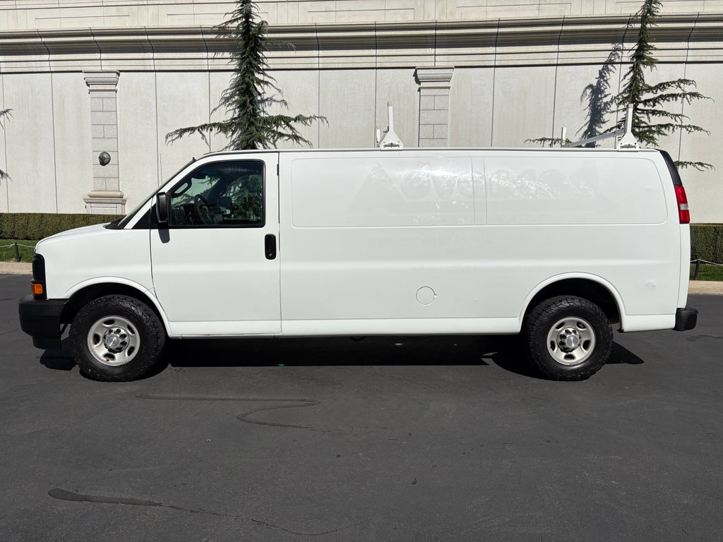 Used 2017 Chevrolet Express 2500 Extended image 11