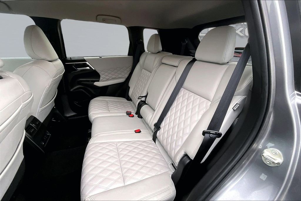 Used 2024 Mitsubishi Outlander SEL image 25