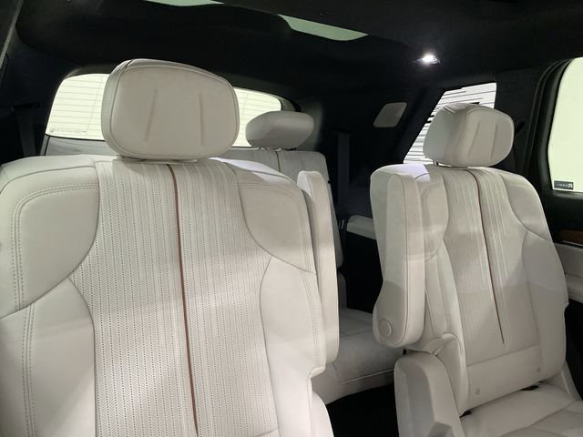 New 2026 Cadillac Vistiq Sport w/ LPO, Floor Liner Package image 26