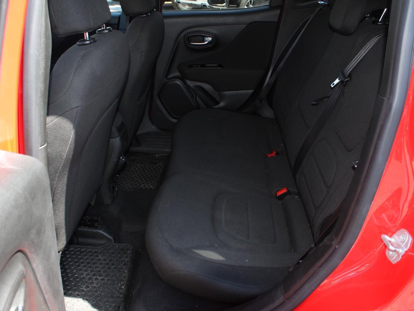 Used 2021 Jeep Renegade Latitude w/ Convenience Group AWD/4WD image 15