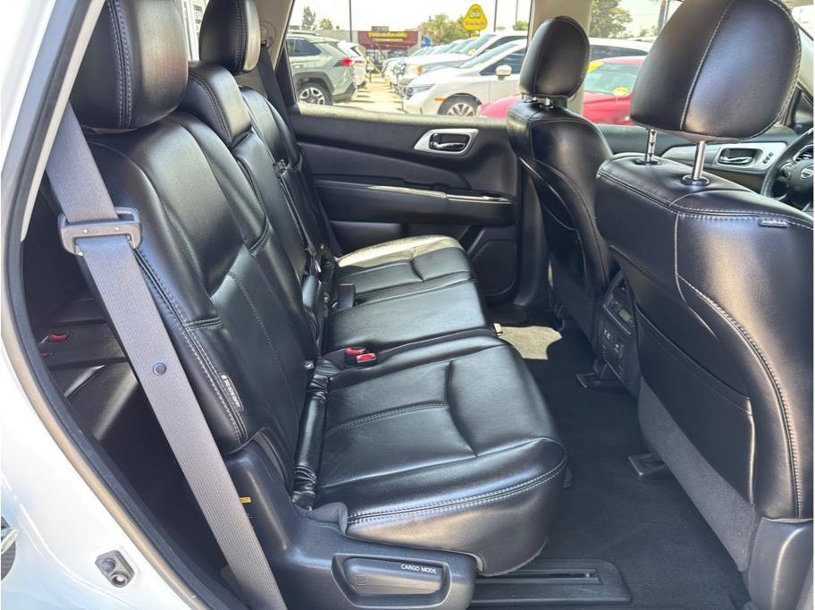 Used 2020 Nissan Pathfinder SL FWD image 27