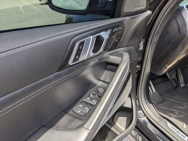 Used 2022 BMW X6 M50i w/ Executive Package AWD/4WD image 21