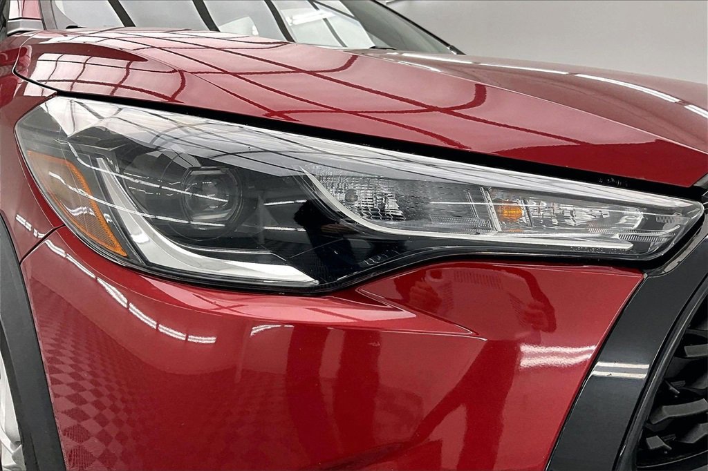 Used 2023 Toyota Corolla Cross LE image 29