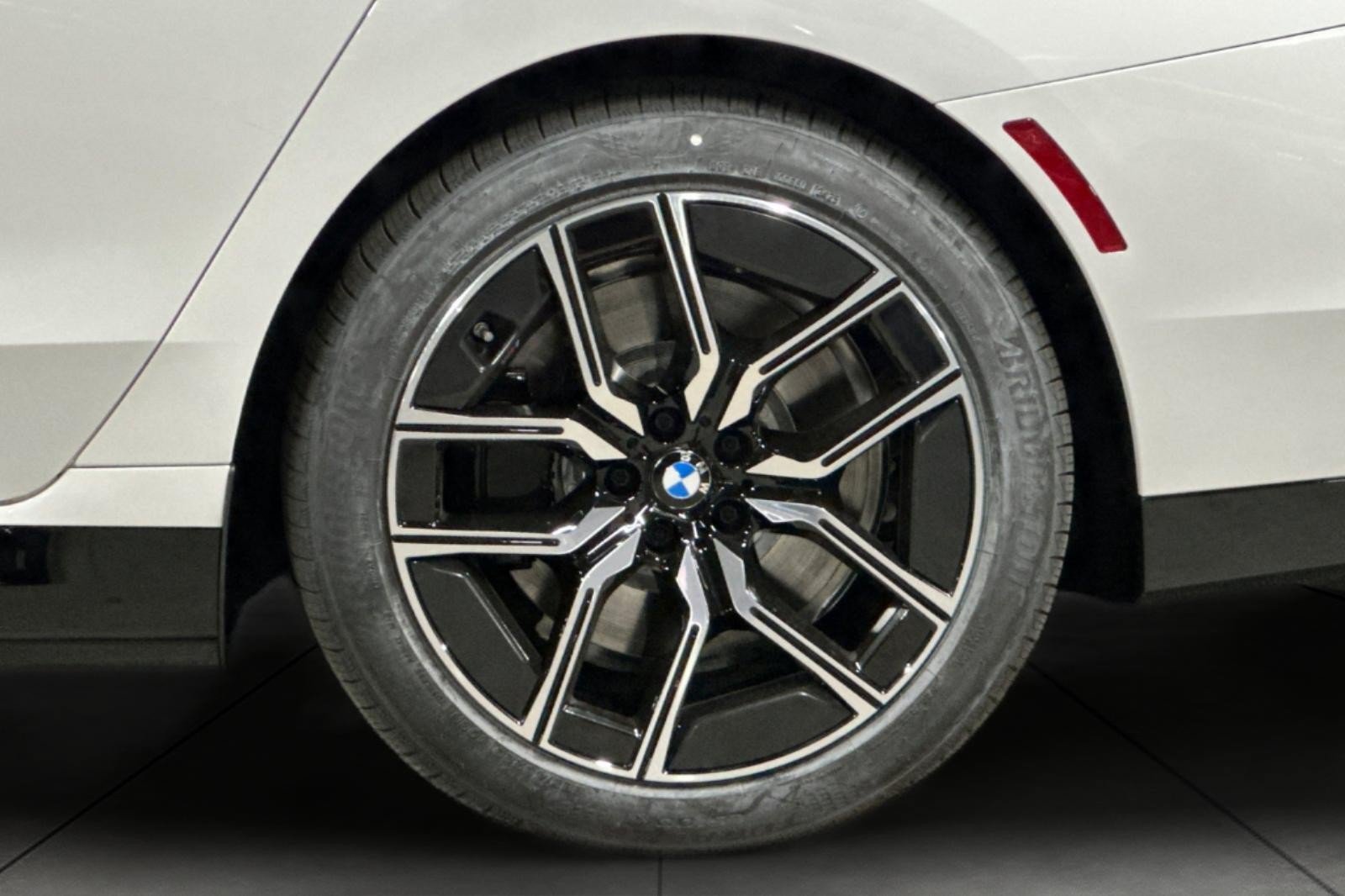 New 2026 BMW i7 xDrive60 AWD/4WD image 25