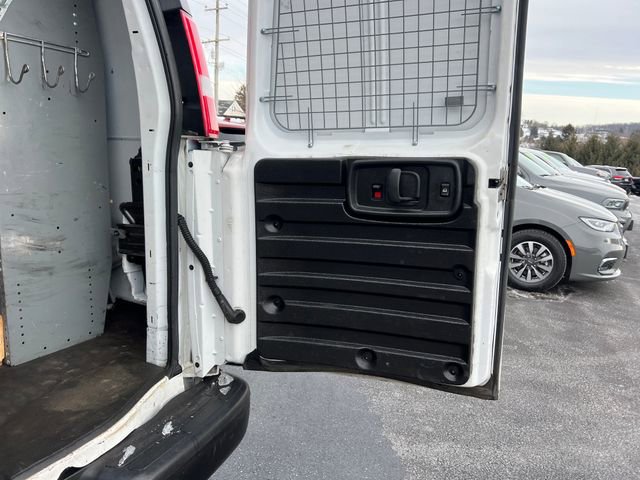 Used 2022 Chevrolet Express 3500 Work Van w/ Driver Convenience Package image 21