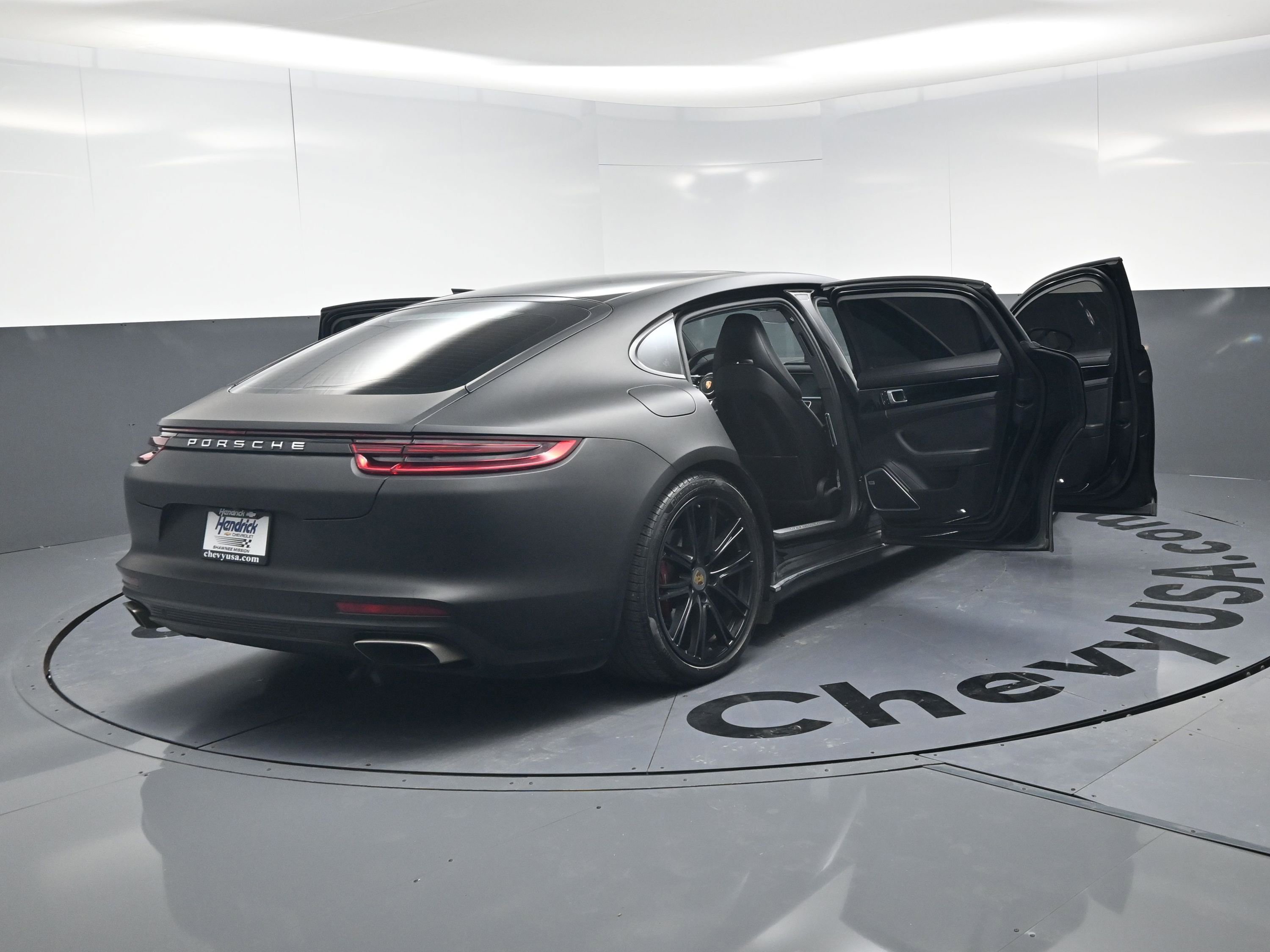 Used 2018 Porsche Panamera 4 Executive image 27