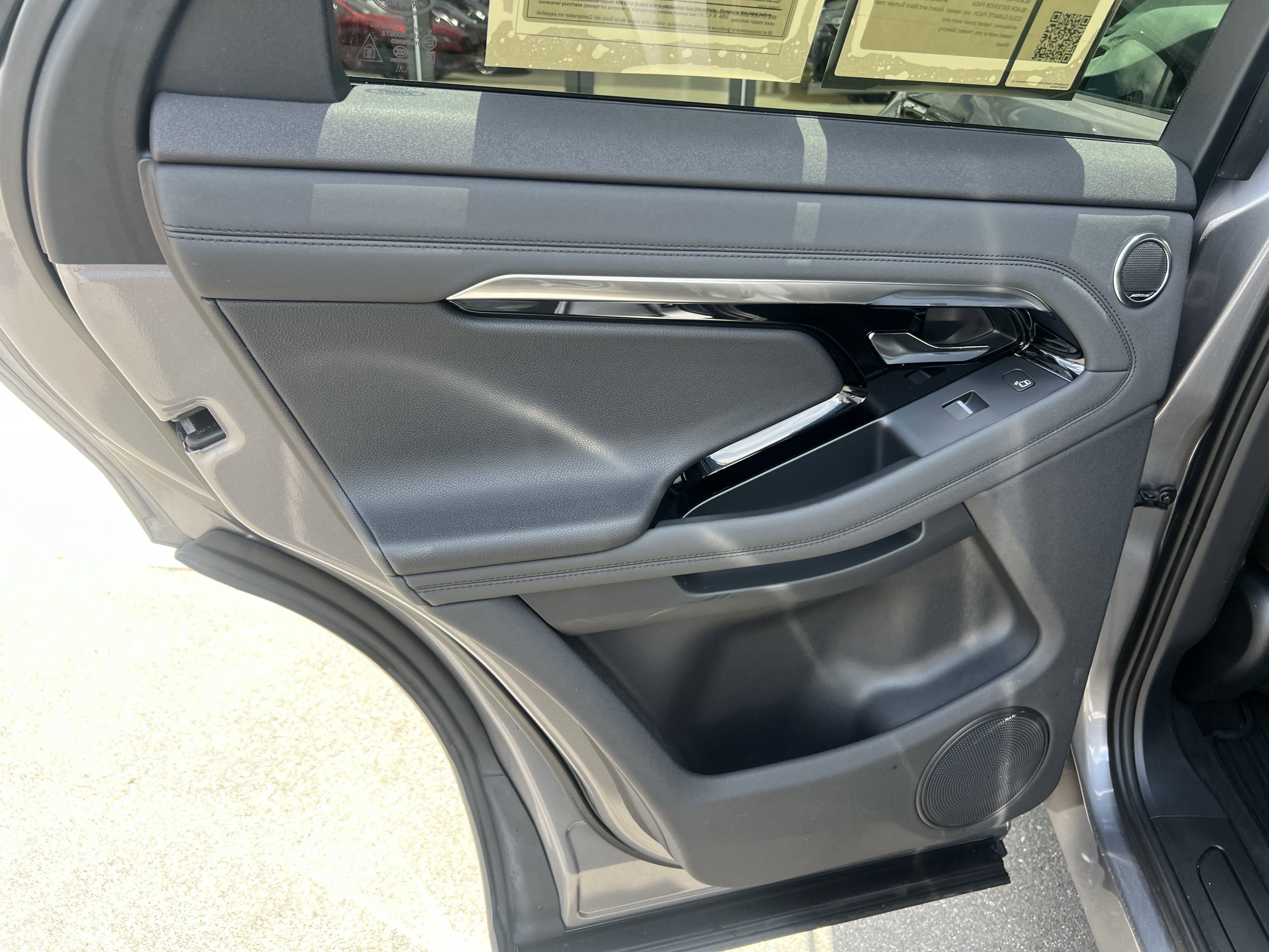 Certified 2022 Land Rover Range Rover Evoque SE image 28