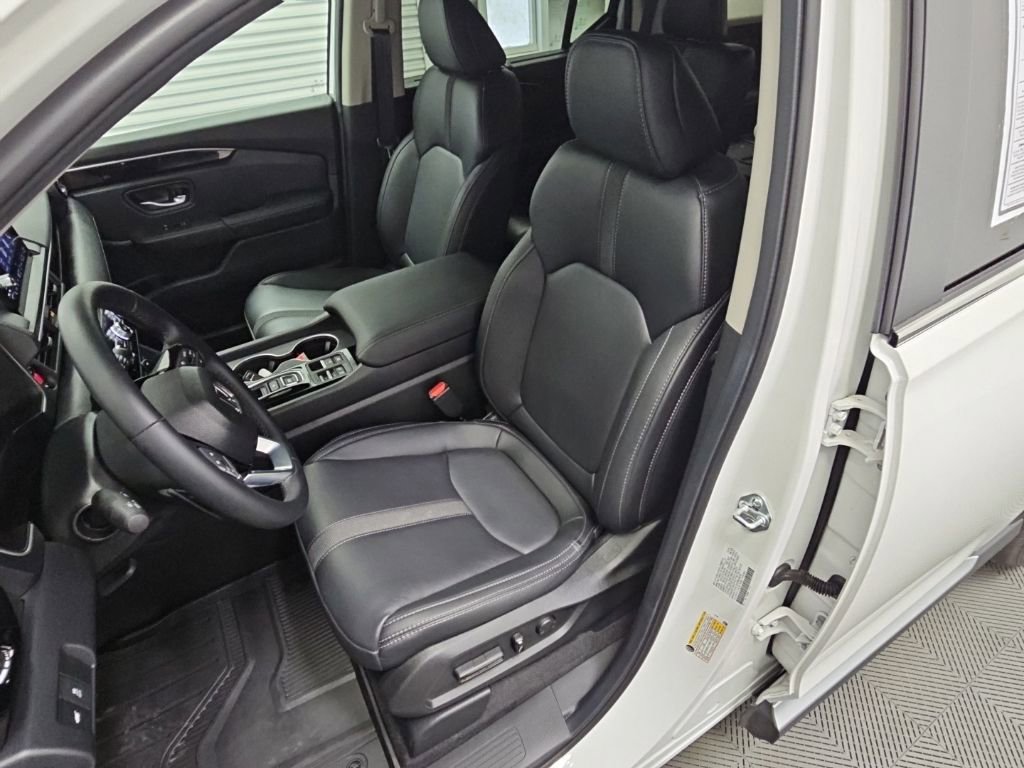 Used 2025 Honda Pilot EX-L image 27