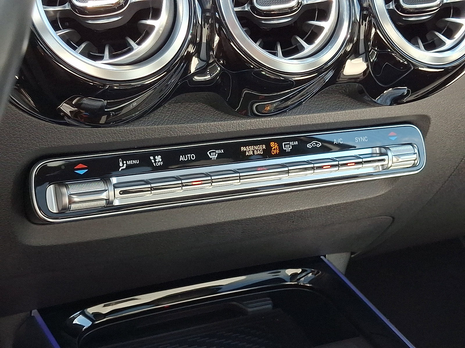 Certified 2023 Mercedes-Benz GLB 250 4MATIC image 17