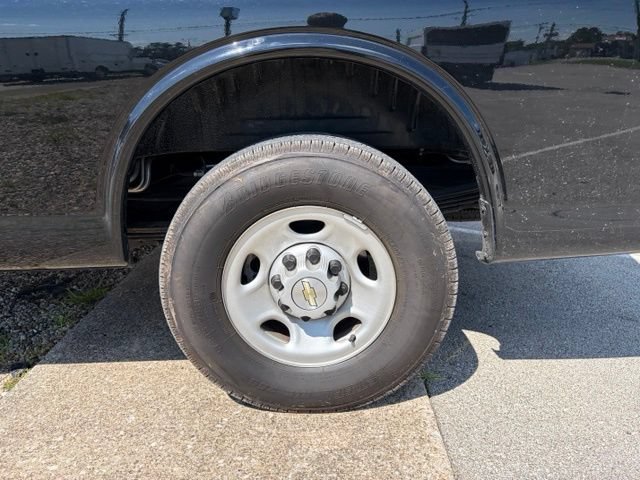 Used 2025 Chevrolet Express 3500 LS RWD image 26