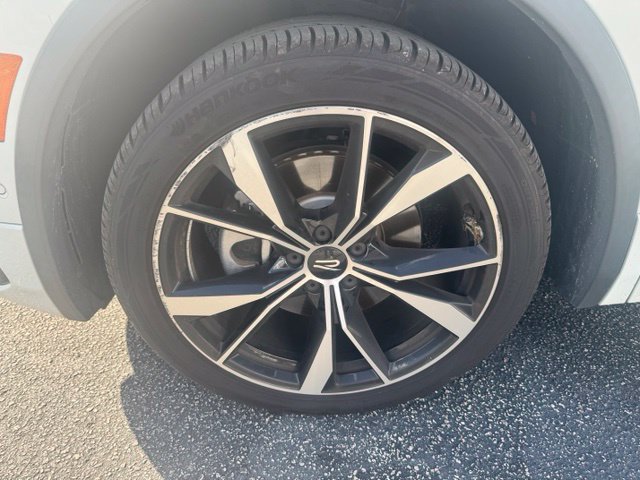 Used 2022 Volkswagen Tiguan SEL R-Line AWD/4WD image 7