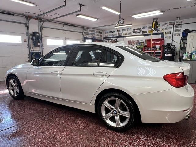 Used 2014 BMW 328i xDrive Sedan AWD/4WD image 2