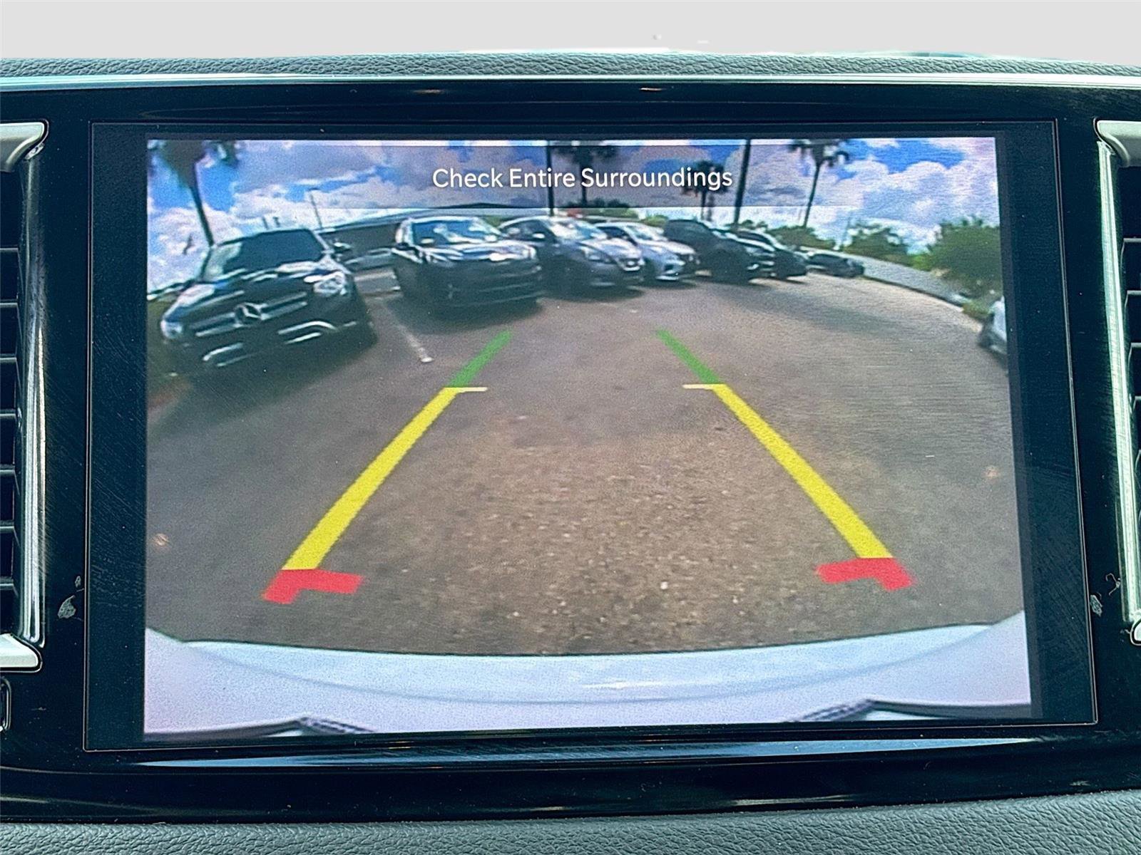 Used 2025 Chrysler Pacifica Select FWD image 13