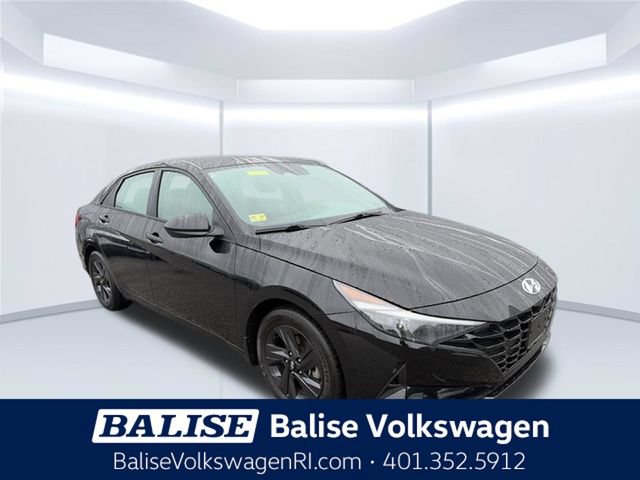 Used 2023 Hyundai Elantra SEL w/ Winter Weather Package FWD image 1