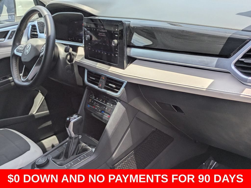 Used 2025 Volkswagen Taos SE AWD/4WD image 31