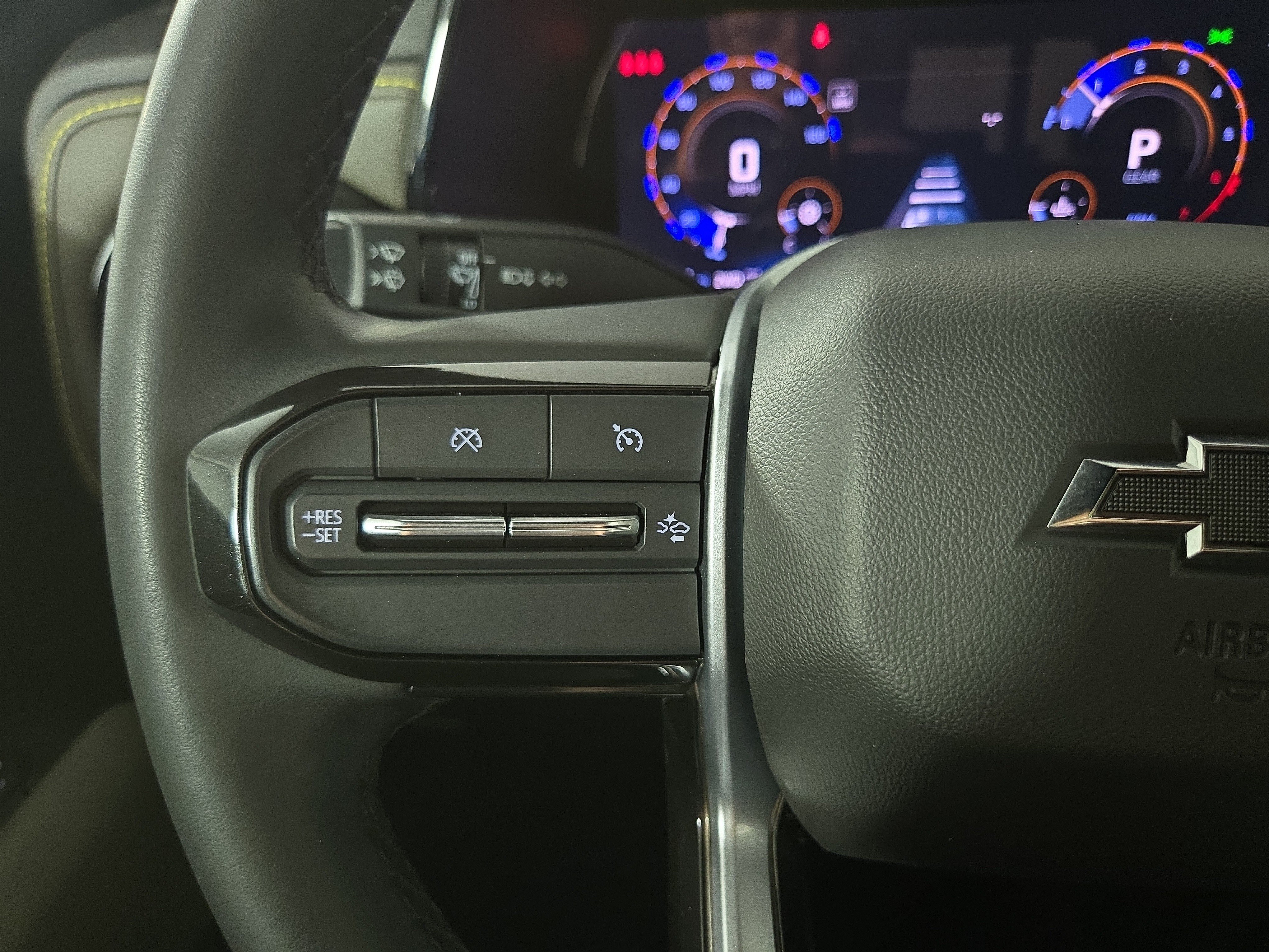 Used 2024 Chevrolet Colorado ZR2 w/ Safety Package AWD/4WD image 15