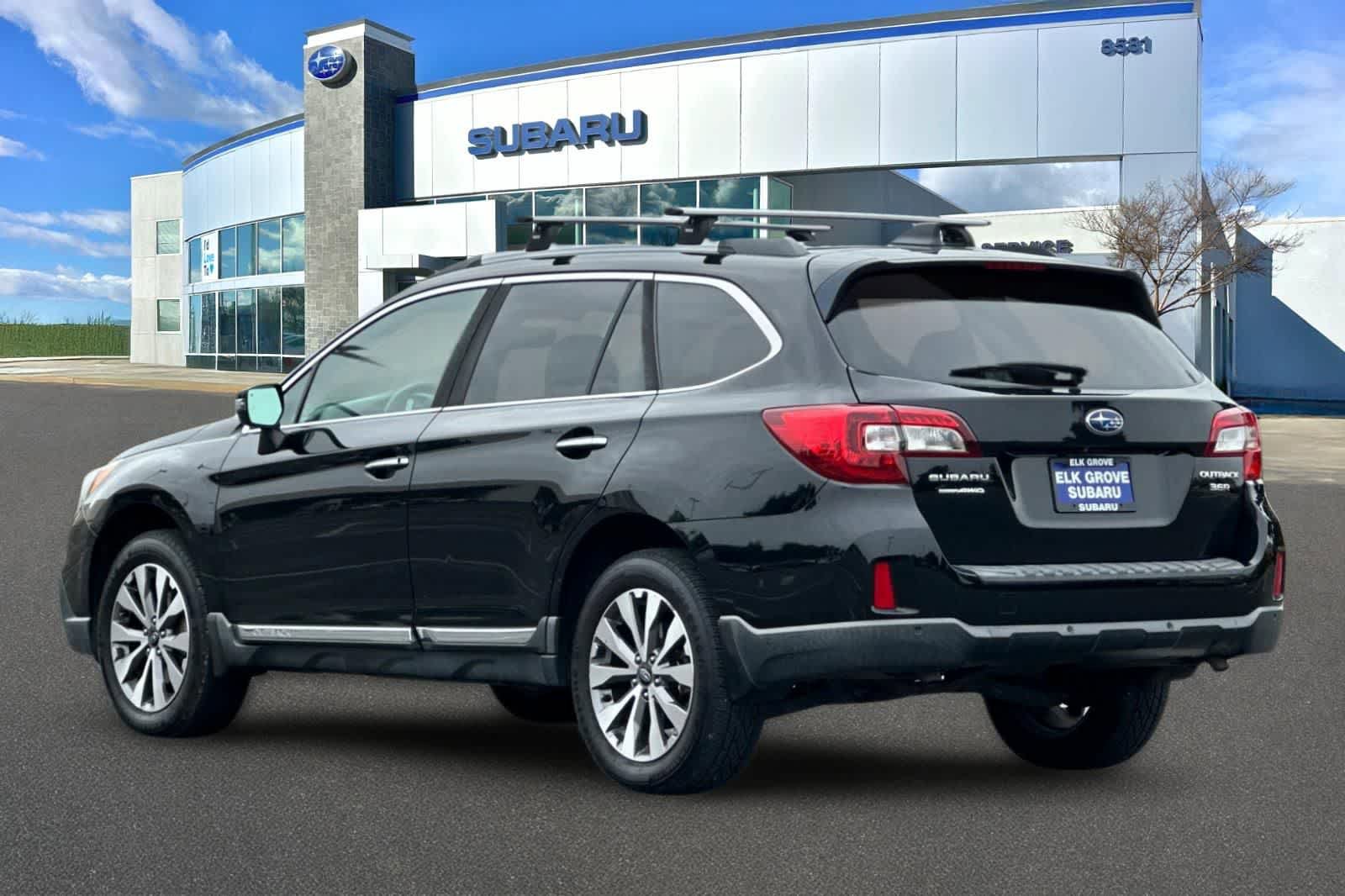 Used 2017 Subaru Outback 3.6R Touring w/ Popular Package #5A AWD/4WD image 8
