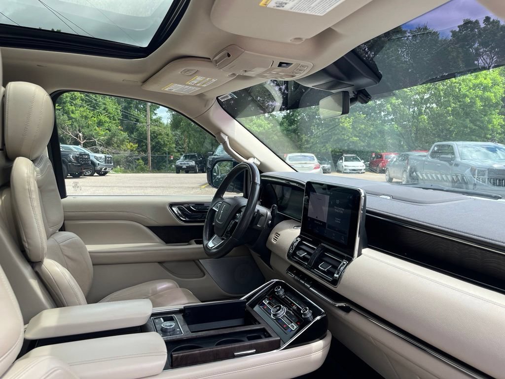 Used 2020 Lincoln Navigator Reserve w/ Luxury Package AWD/4WD image 40