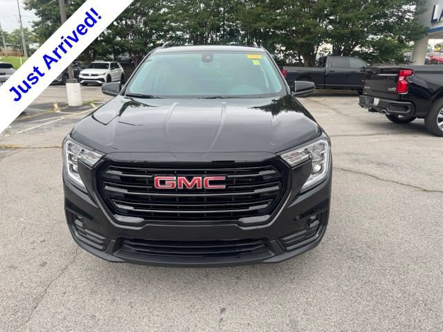 Used 2024 GMC Terrain SLT w/ Elevation Edition FWD image 9
