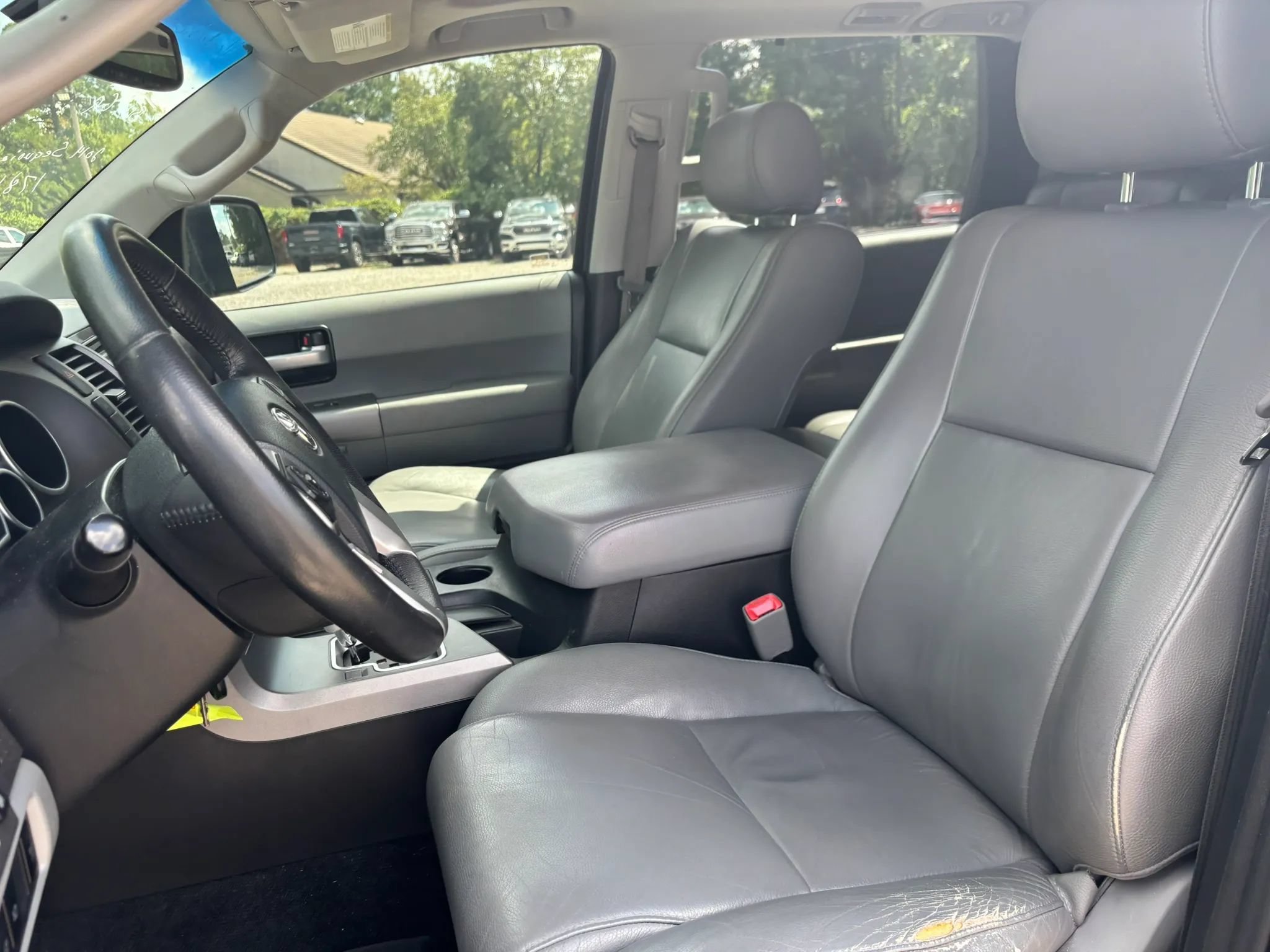 Used 2014 Toyota Sequoia Limited AWD/4WD image 11
