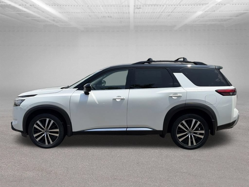 Used 2025 Nissan Pathfinder Platinum AWD/4WD image 2